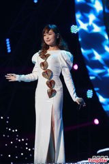 组图：邓丽君诞辰60周年演唱会 群星亮相致敬