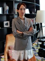 组图：白百何上海宣传《浮沉》 耍宝搞怪欢乐多