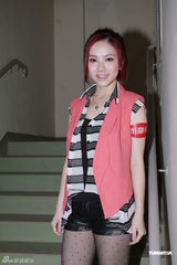 组图：谢安琪邓紫棋献唱Live Stage 同学会毕业礼