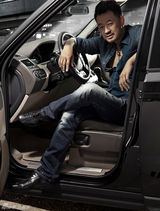 组图：黄海波封面大片狂野演绎速度与激情