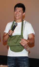 组图：《阳光》办纪念专场 夏雨耿乐互拍砖