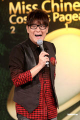 高清组图：张信哲主唱华姐大赛 出席记者会当嘉宾