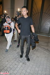 组图：叶佩雯郭伟亮浪漫大婚 陈奕迅喜当兄弟团