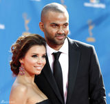 高清组图：伊娃-朗格利亚和老公红毯亲吻秀恩爱