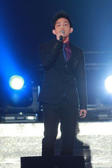 组图：香港唱片销量大奖 汪明荃郑少秋携手献唱