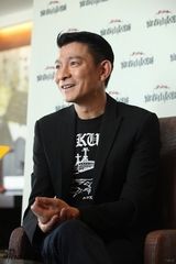 组图：刘德华亮相接受专访 谈新片力挺林志玲