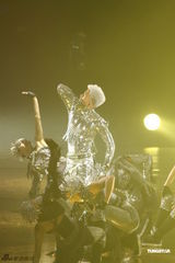 组图：郭富城小巨蛋开唱展过人舞技HIGH翻全场