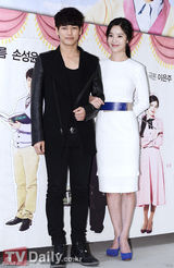 组图：韩星洪雅凛主演《蔘生》开座谈会