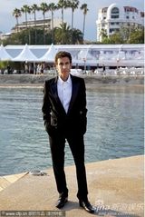 幻灯图集：《法外之徒》导演拉契得-波查拉戛纳写真