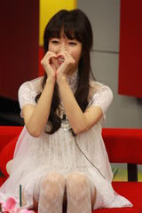 组图：韩星李贞贤做客 曝与SJ希澈2AM赵权友情