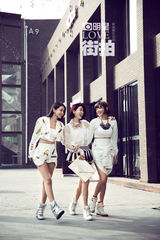 明星爱街拍：Dream Girls黑白配 诠释少女美梦