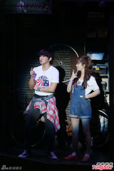 组图：SJ晟敏彩排音乐剧 500粉丝抢鲜看