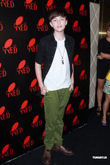 组图：GaGa小师弟抵港 自称已与歌迷们结婚