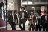 组图：韩星河正宇新片《与犯罪的战争》公开剧照