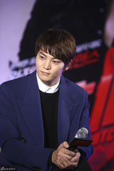 独家：金亚中朱元宣传新片 与观众互动送拥抱