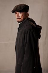 高清图：《辛亥革命》成龙造型曝光 黑衣帽神情冷峻