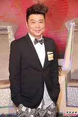 组图：杨诗敏情人节有约 许亦妮信一见钟情