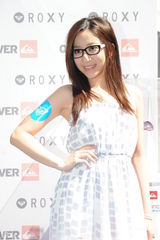 组图：高海宁等出席眼镜发布会 众名模皆清凉装扮