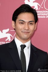 组图：《杀无赦》发布 渡边谦与柳乐优弥亮相