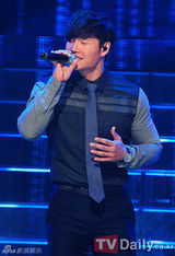 组图：泫雅MissA金钟国等出演《M Countdown》