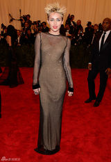 高清图：大都会朋克派对众星个性礼服狂野性感