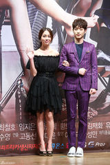 独家高清：李珉廷朱相昱等宣传《单身女》