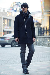 组图：杨金承冬日街拍出炉 身材修长气质出众