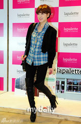 组图：韩星徐仁英朴寒星等出席时尚品牌店开业式