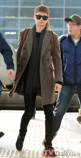 组图：《音乐中心》登泰国 SHINee闪耀2NE1酷帅