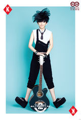 组图：刘忻化身搞怪扑克牌少女 大胆表达自我