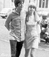 策划：摇滚老炮爱嫩草 大龄文艺男就是这么自信