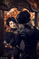 组图：唐于鸿旗袍秀百变妩媚 仪态万方精致优雅  