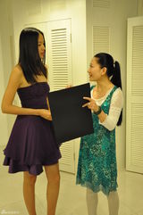 张梓琳携手新锐设计师兰玉 自制礼服戛纳争艳