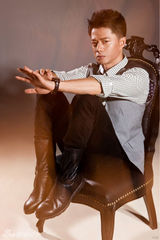 组图：段奕宏绅士写真 展现精装男士立体面 