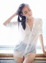 组图：谭卓纯净系杂志大片唯美极致