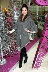 幻灯：G.E.M 年纪小小担任评审 平安夜与歌迷度过