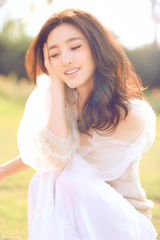 组图：花仙子王丽坤写真盛夏沁人绽放