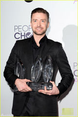 组图：第40届人民选择奖星光熠熠 小罗伯特现身