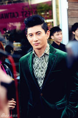 组图：吴奇隆获封时尚领袖 自言喜欢扮帅