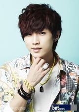 组图：韩男团B1A4拍时尚写真俏皮可爱