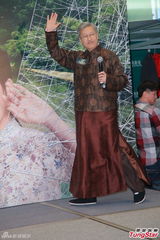 组图：杨怡情人节短信慰情郎 新剧携手马浚伟