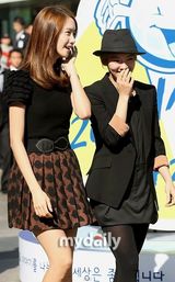 组图：少女时代全员甜美亮相 参加G20首尔峰会宣传