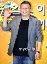 组图：金正恩李范秀任SBS台选秀节目评委出席宣传