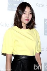 组图：韩星韩高恩韩惠珍等靓装为名品站台