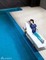 组图：韩国女艺人朴真熙拍服装品牌夏季广告