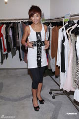 组图：林晓培现身慈善活动 欲平虐狗负面声浪