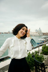 高清图：秦海璐威尼斯拍写真大片 尽显文艺复古气息