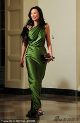 华裔演员黄荣亮和母亲[6\/7]组图:成龙唐装赴白