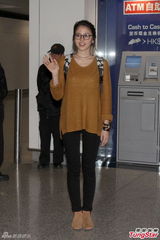 组图：长泽正美学生样抵港 秀中文问候新年