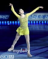 组图：韩国冰上公主金妍儿退役办纪念表演